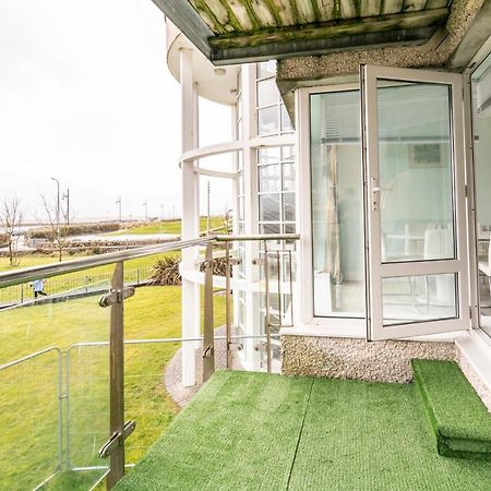 גלוואיי Luxurious Seaside Apartment מראה חיצוני תמונה