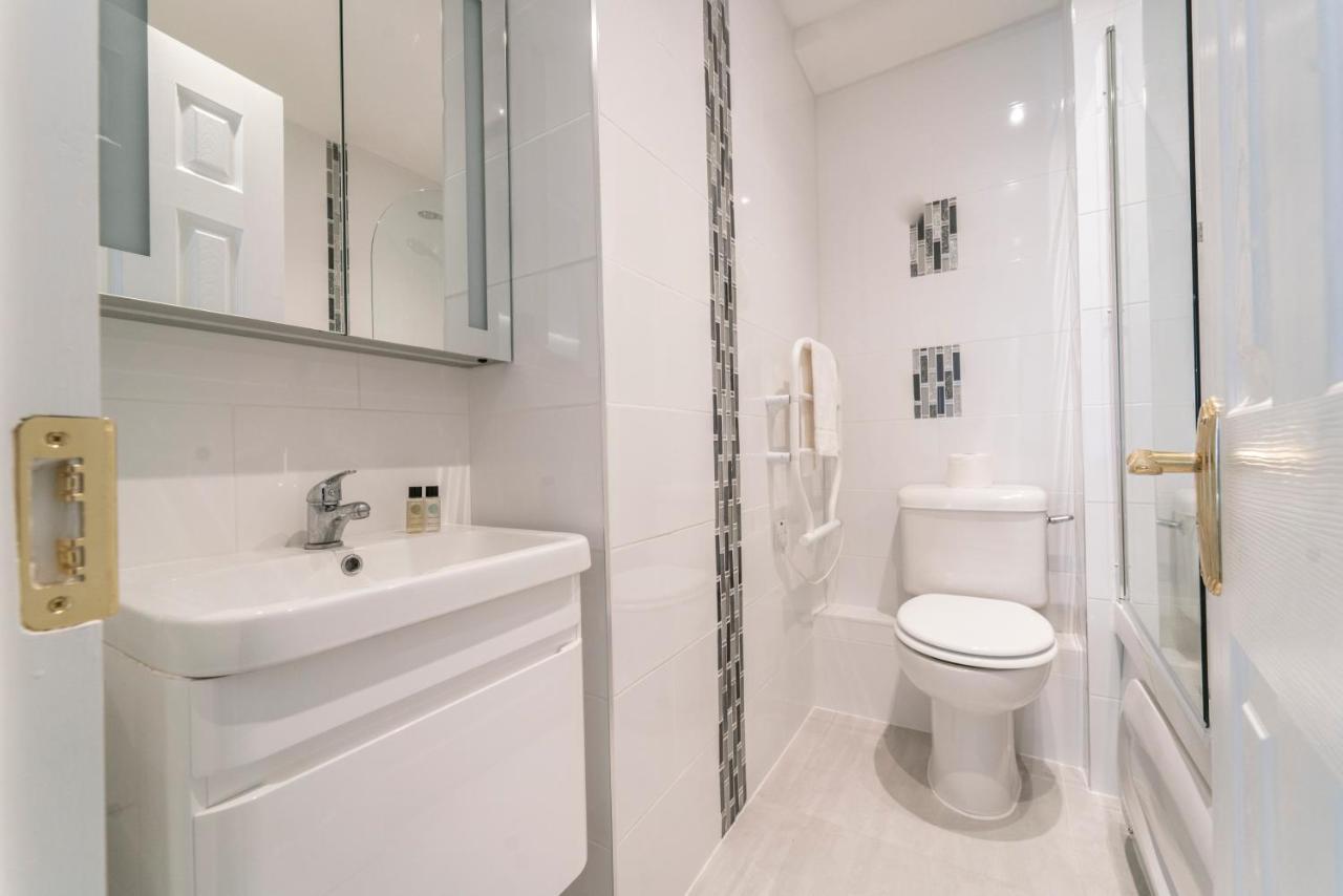 גלוואיי Luxurious Seaside Apartment מראה חיצוני תמונה