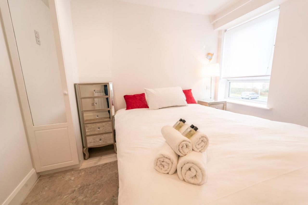 גלוואיי Luxurious Seaside Apartment מראה חיצוני תמונה